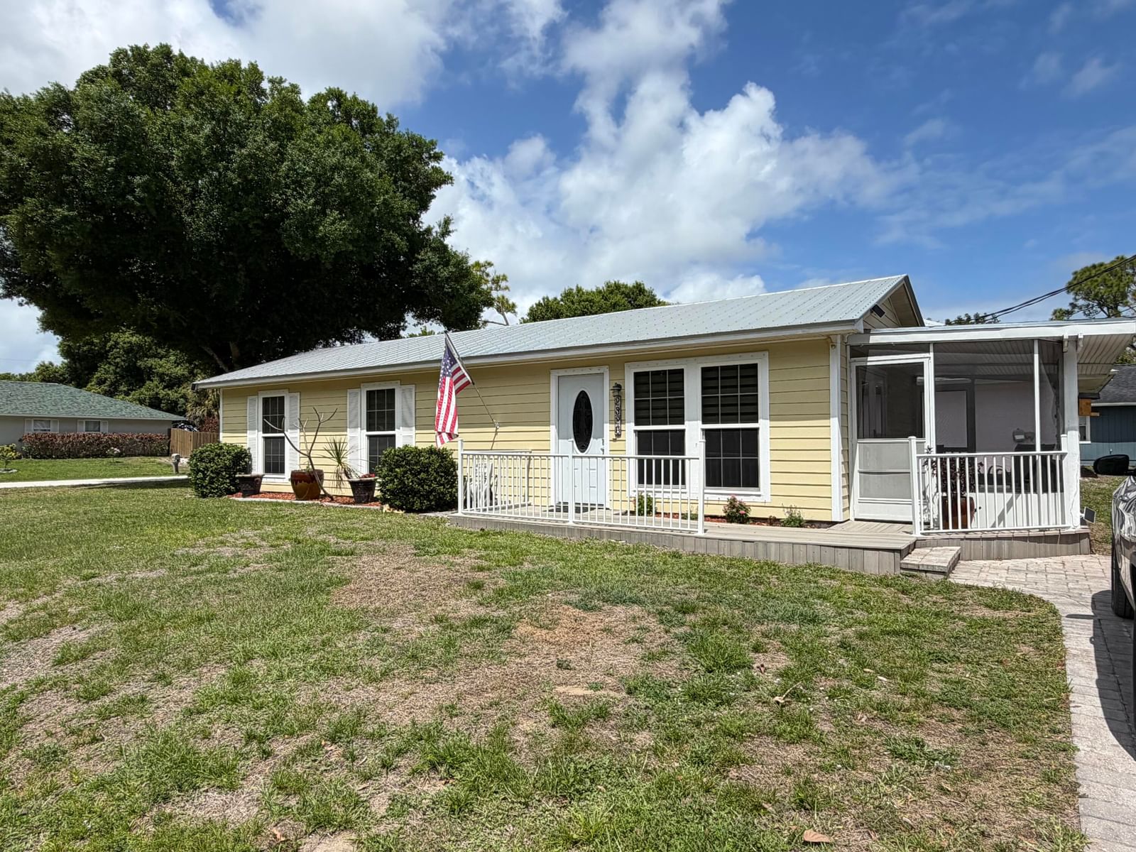 2326 SW 15th St Street SW, Vero Beach, FL 32962 photo 2