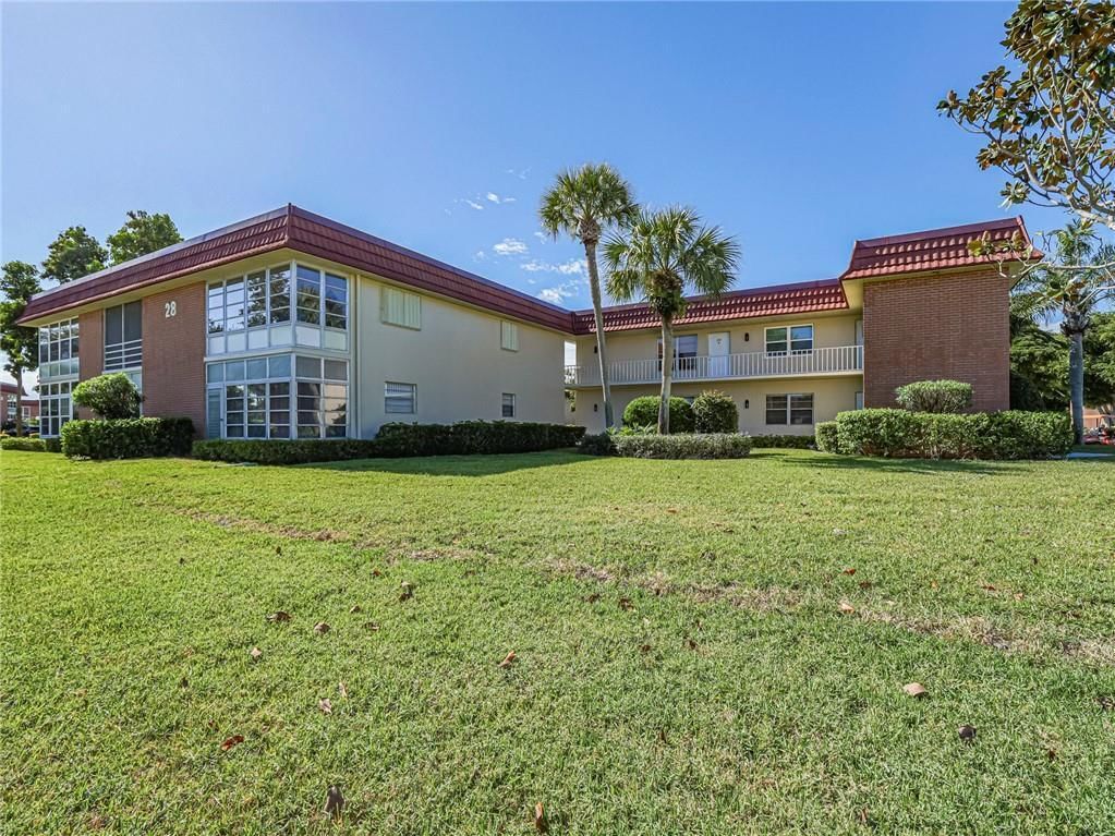 28 Pine Arbor Lane #101, Vero Beach, FL 32962 photo 3