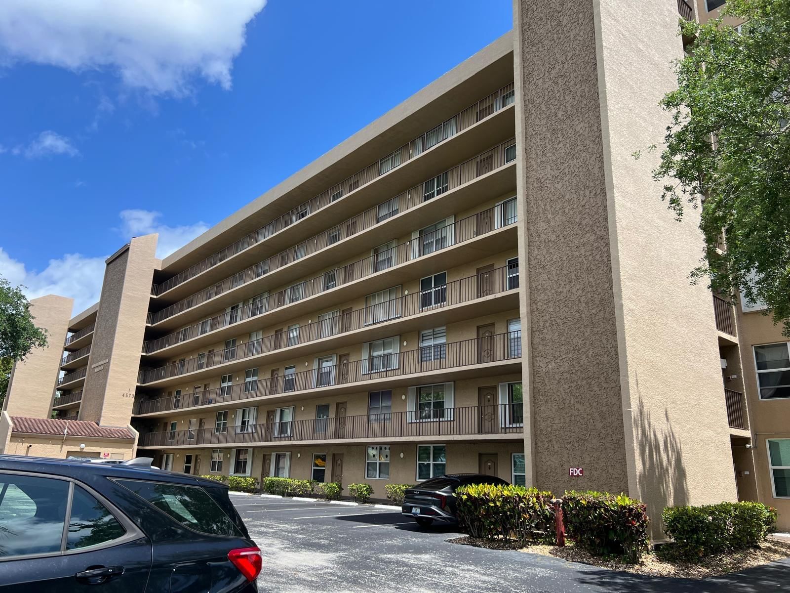 4570 NW 18th Avenue #606, Deerfield Beach, FL 33064 photo 2