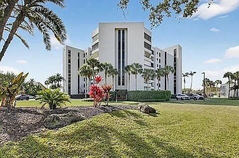6463 La Costa Drive #105, Boca Raton, FL 33433 photo 2