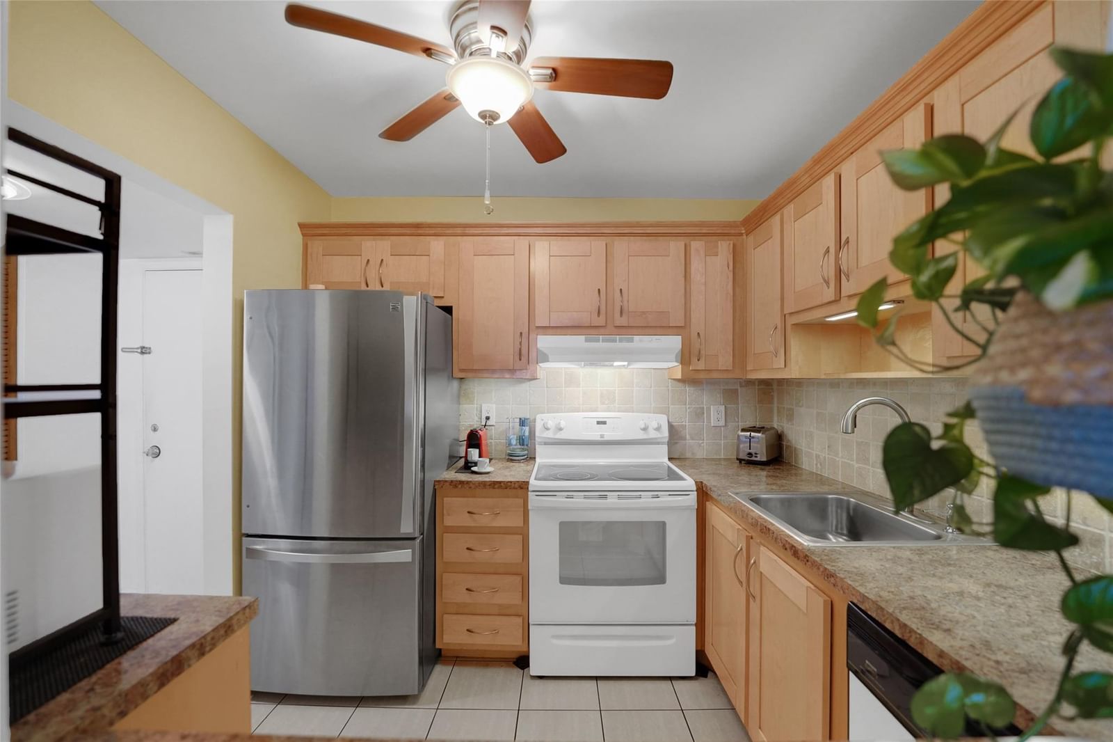 257 S Cypress Road #401, Pompano Beach, FL 33060 photo 2