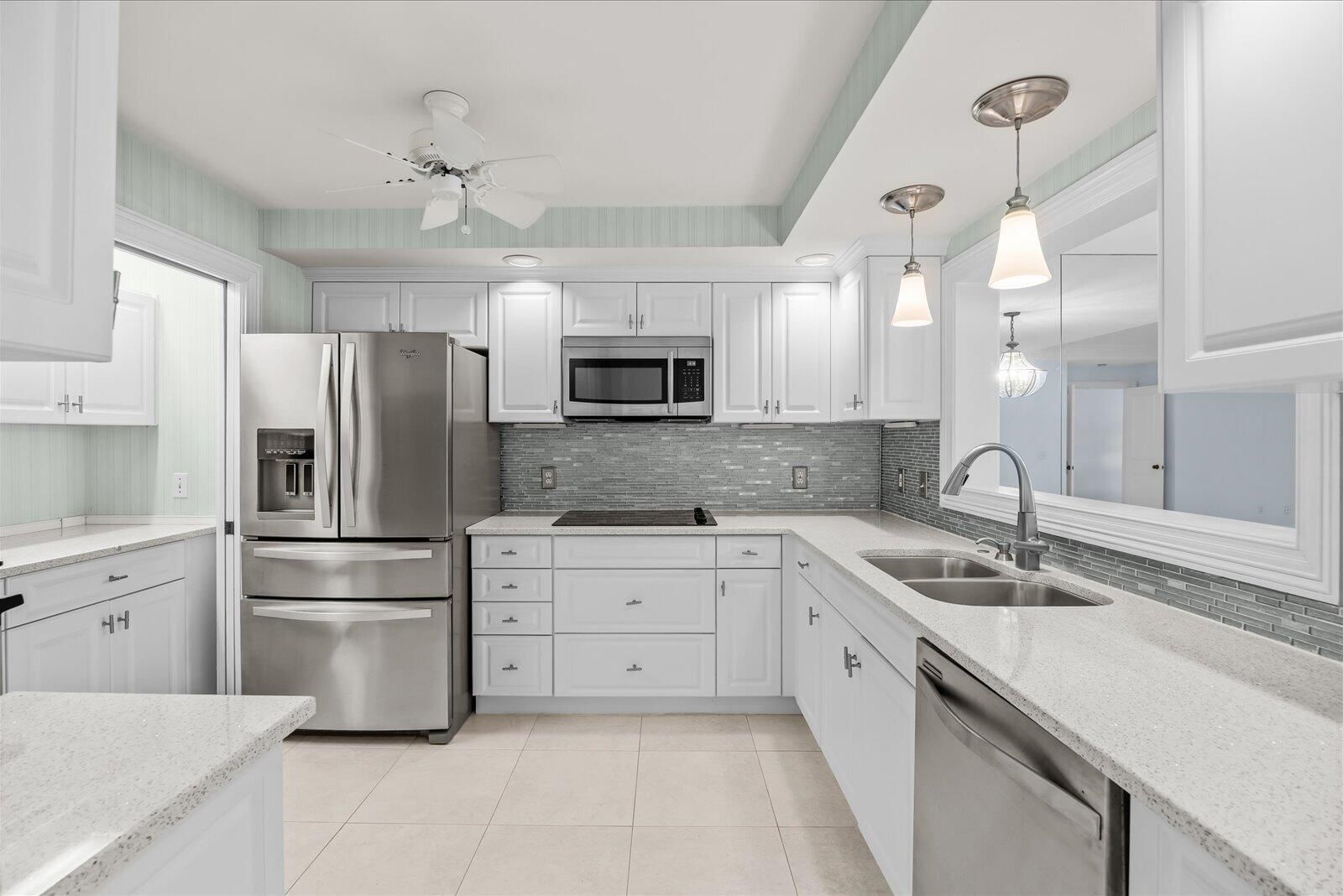 1903 Bay Road #206, Vero Beach, FL 32963 photo 3
