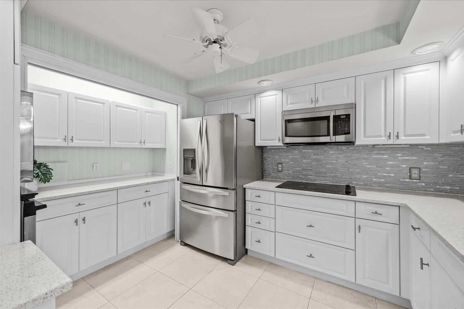1903 Bay Road #206, Vero Beach, FL 32963 photo 4