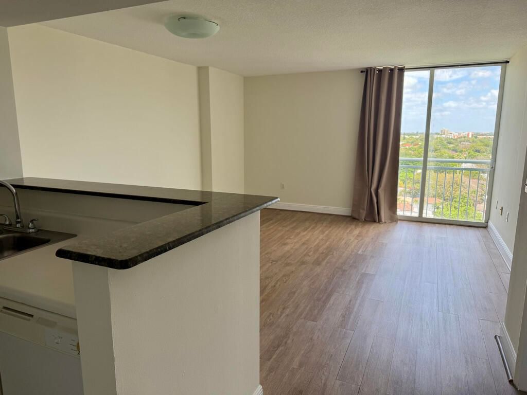 3000 Coral Way #1007, Miami, FL 33145 photo 2