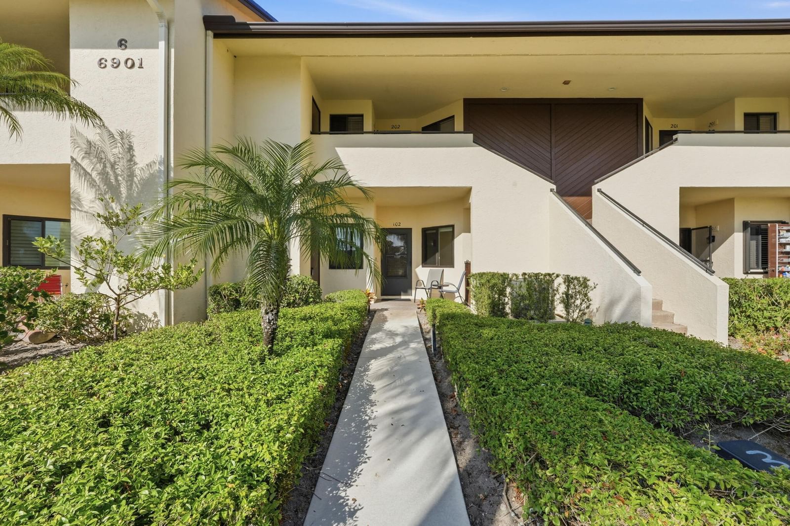 6901 SE Constitution Boulevard #102, Hobe Sound, FL 33455 photo 4