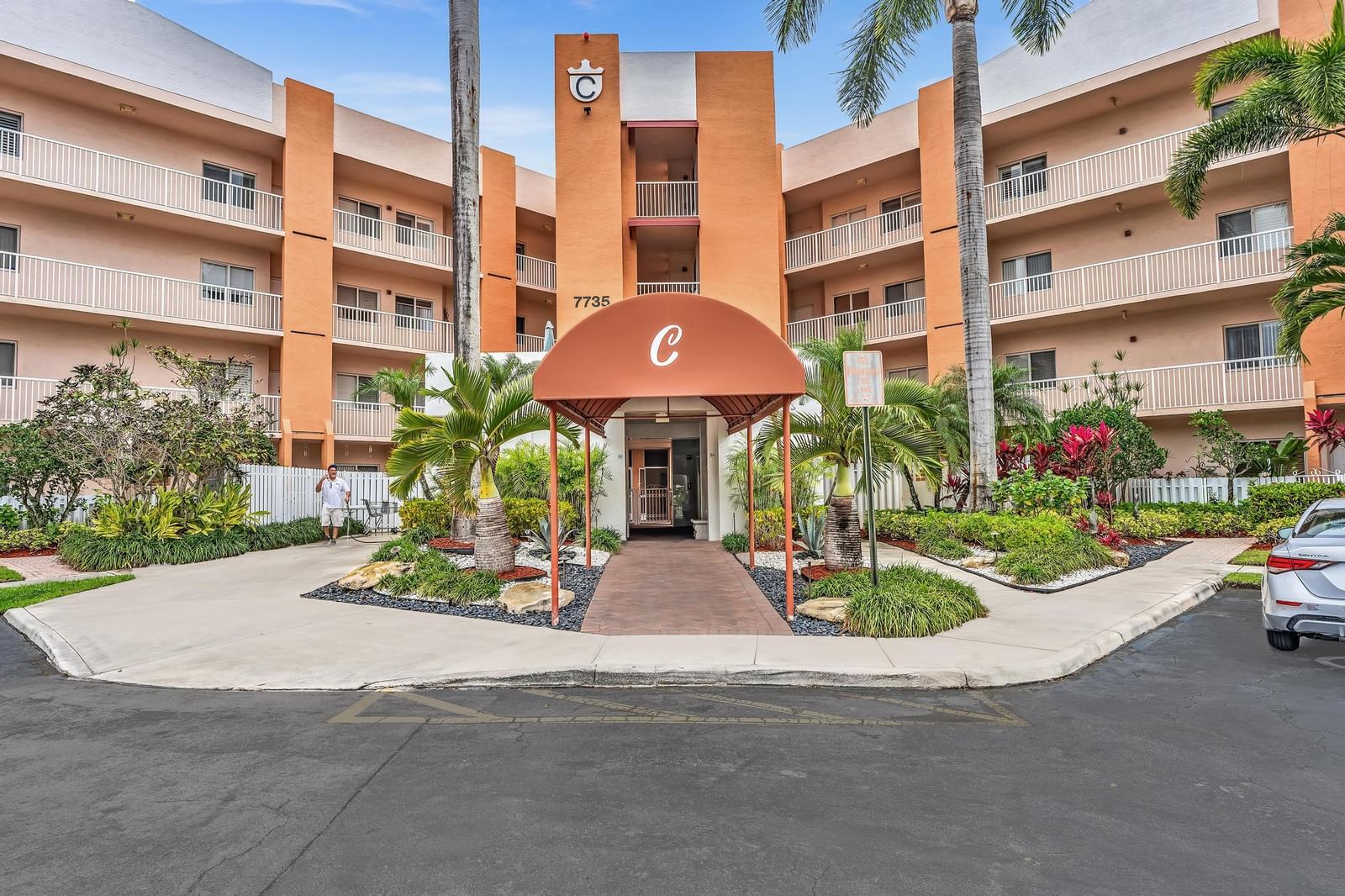 7735 Yardley Drive #406, Tamarac, FL 33321