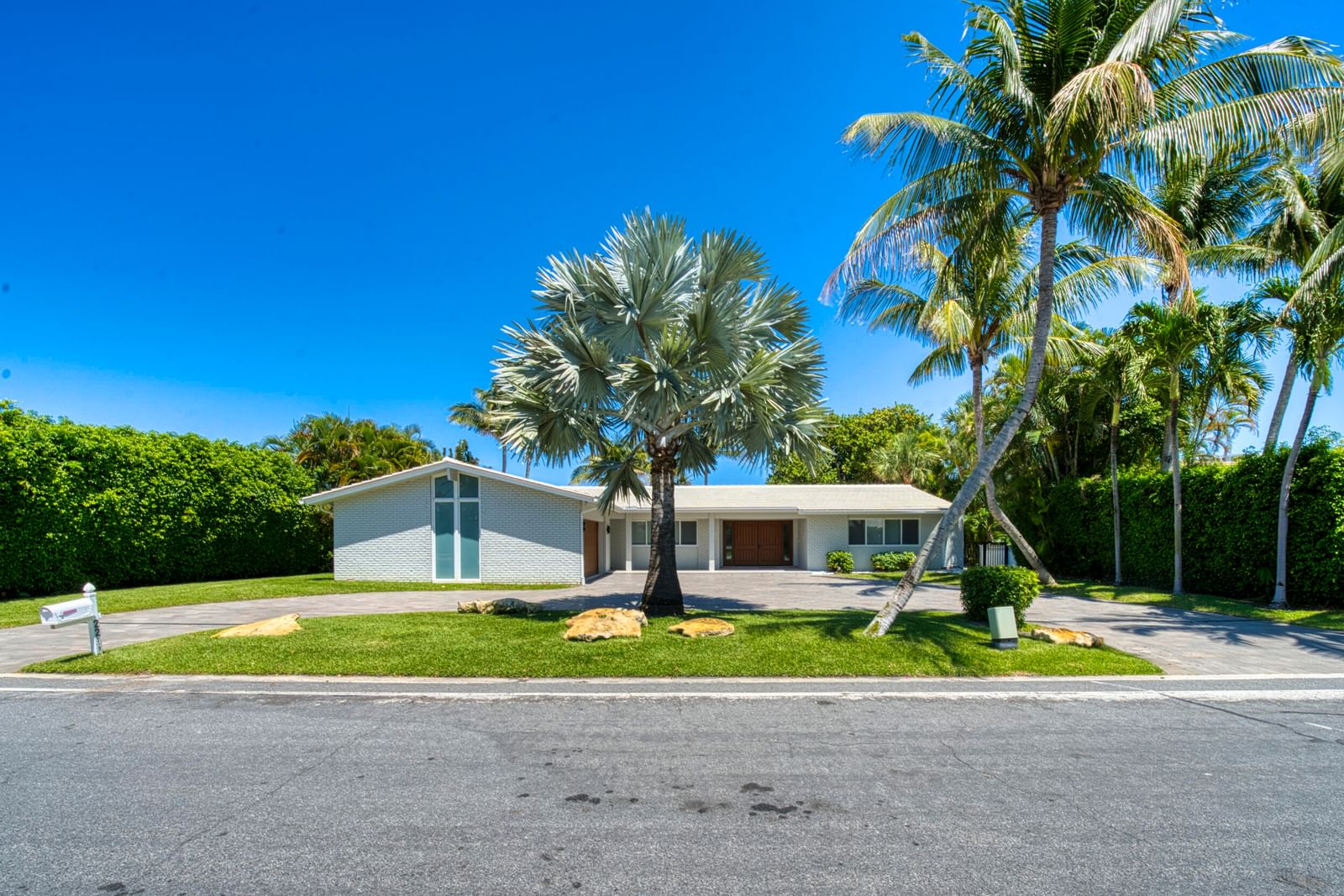 2259 Ibis Isle Road E, Palm Beach, FL 33480 photo 2
