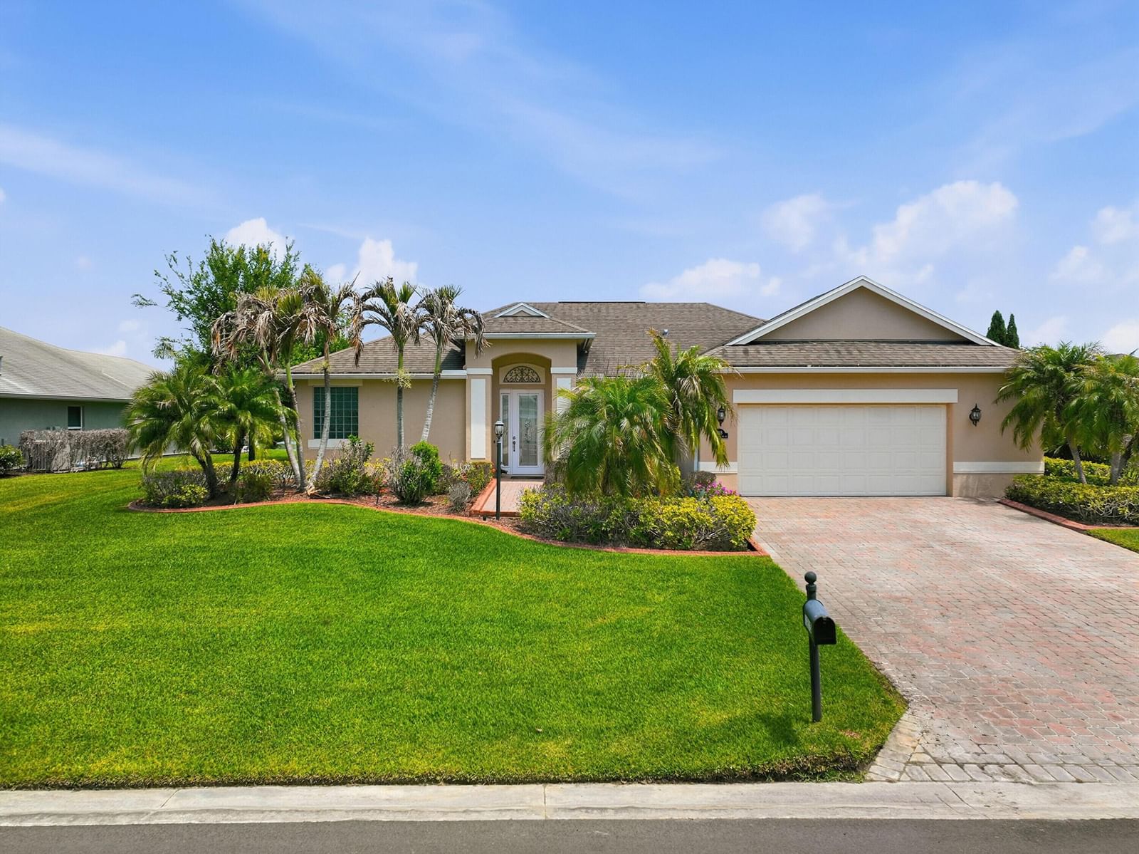1215 Southlakes Way SW, Vero Beach, FL 32968 photo 2