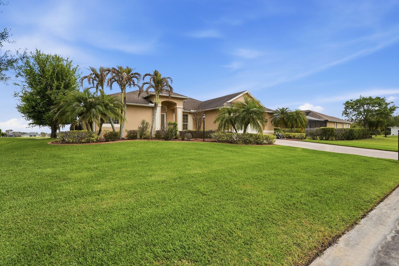 1215 Southlakes Way SW, Vero Beach, FL 32968 photo 5