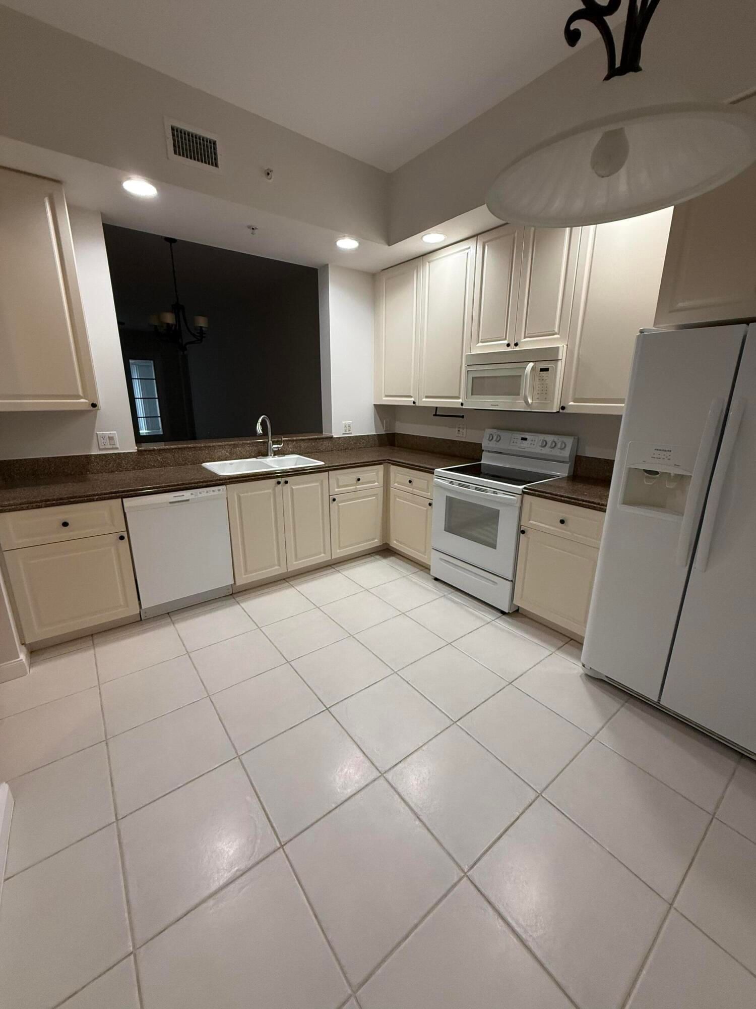 20 Harbour Isle Drive W #Ph01, Fort Pierce, FL 34949 photo 4