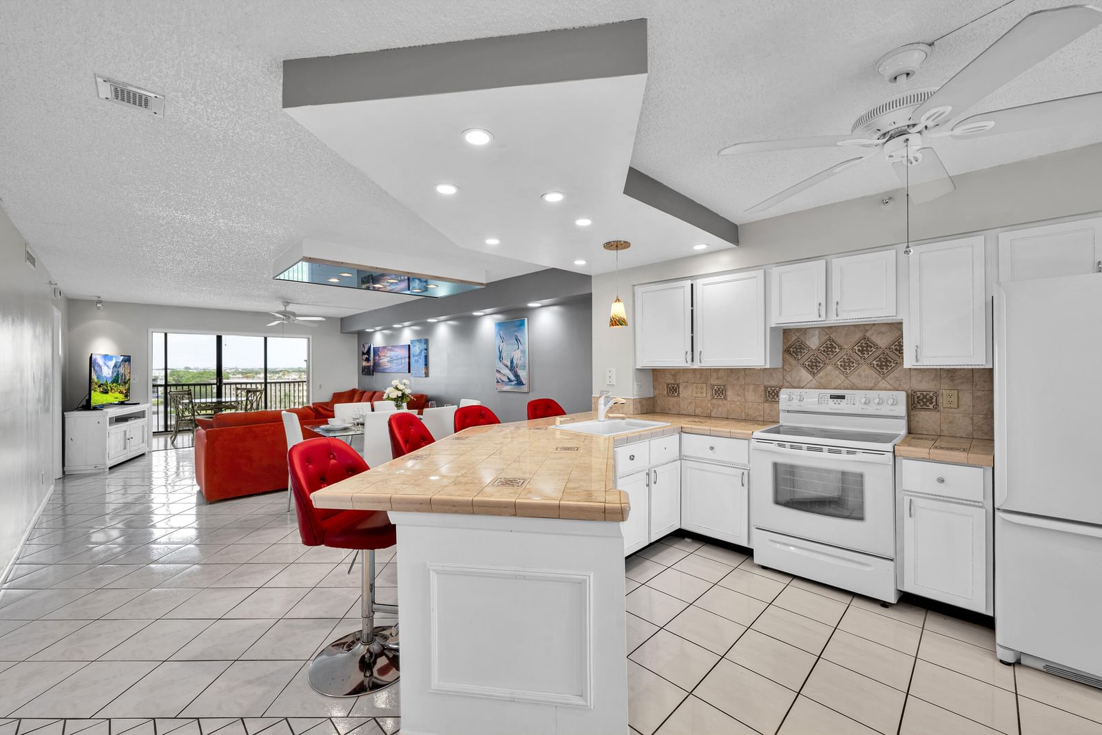 2205 S Cypress Bend Drive #801, Pompano Beach, FL 33069 photo 2