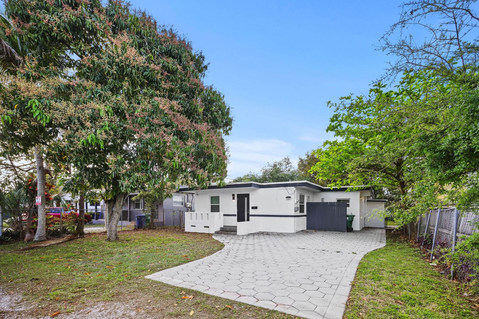 332 NW 97th Street, Miami, FL 33150 photo 3