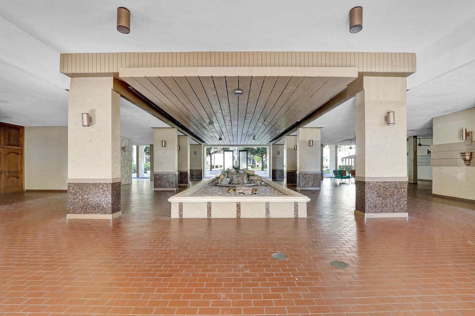 2802 N 46th Avenue #B620, Hollywood, FL 33021 photo 3
