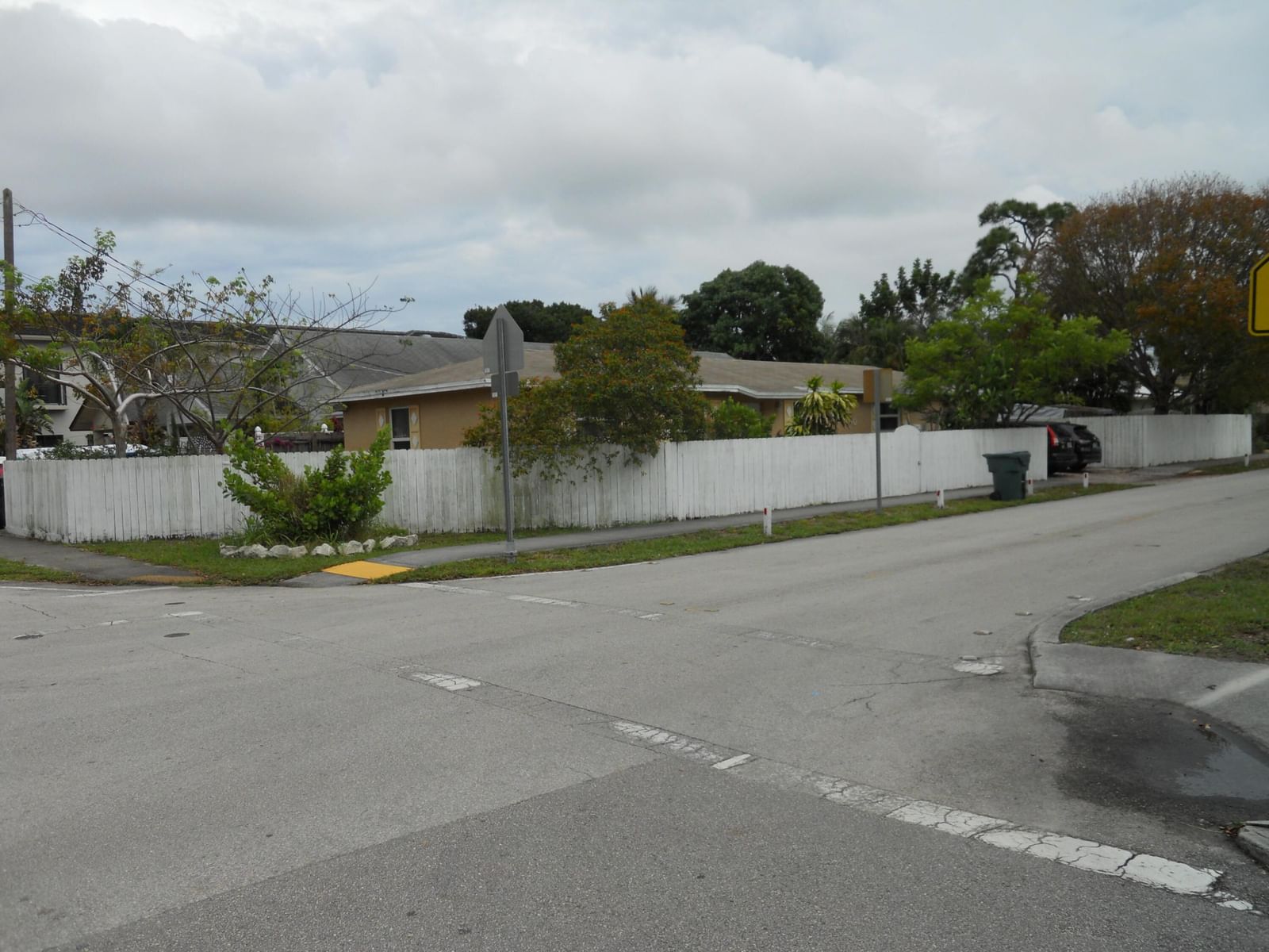 3290 NE 10th Avenue, Oakland Park, FL 33334 photo 3