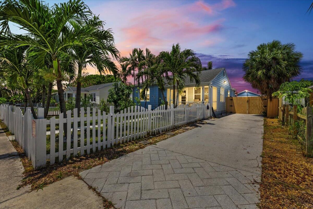 915 N K Street, Lake Worth Beach, FL 33460 photo 3