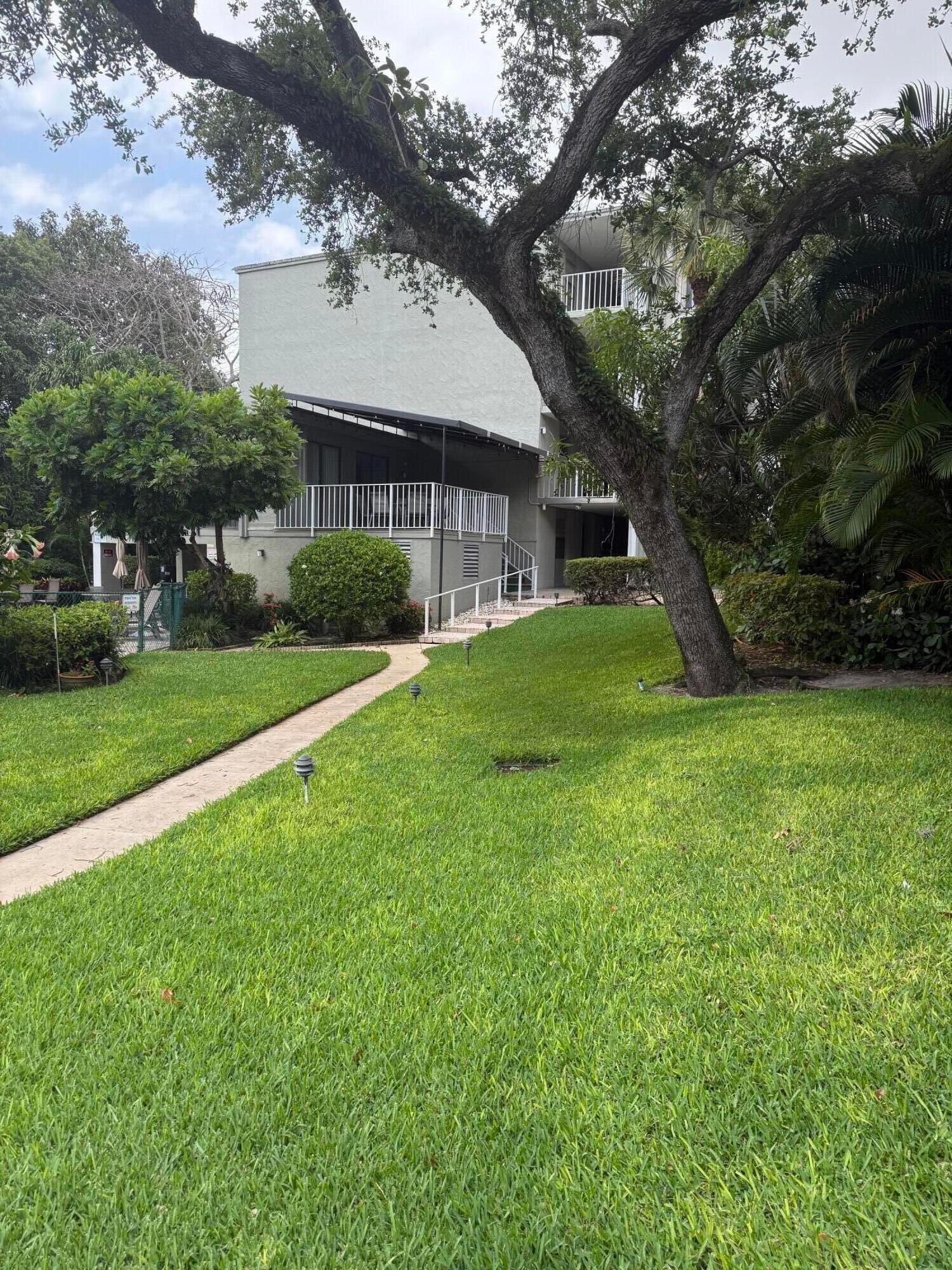 501 SW 11th PL #211, Boca Raton, FL 33432 photo 4