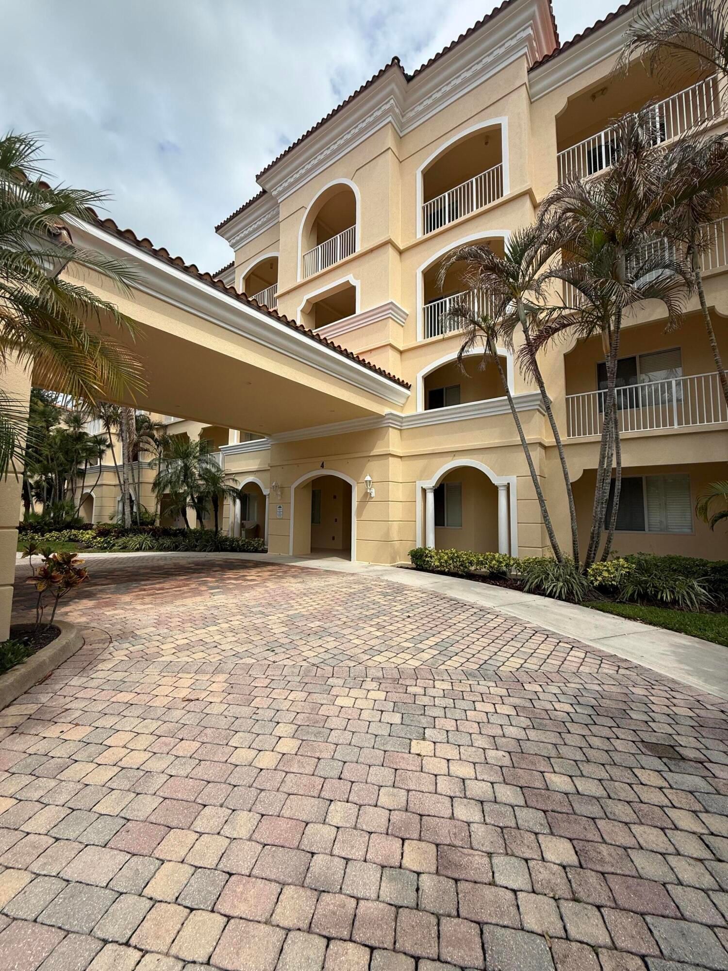 4 Harbour Isle Drive E #Unit 204, Fort Pierce, FL 34949 photo 2