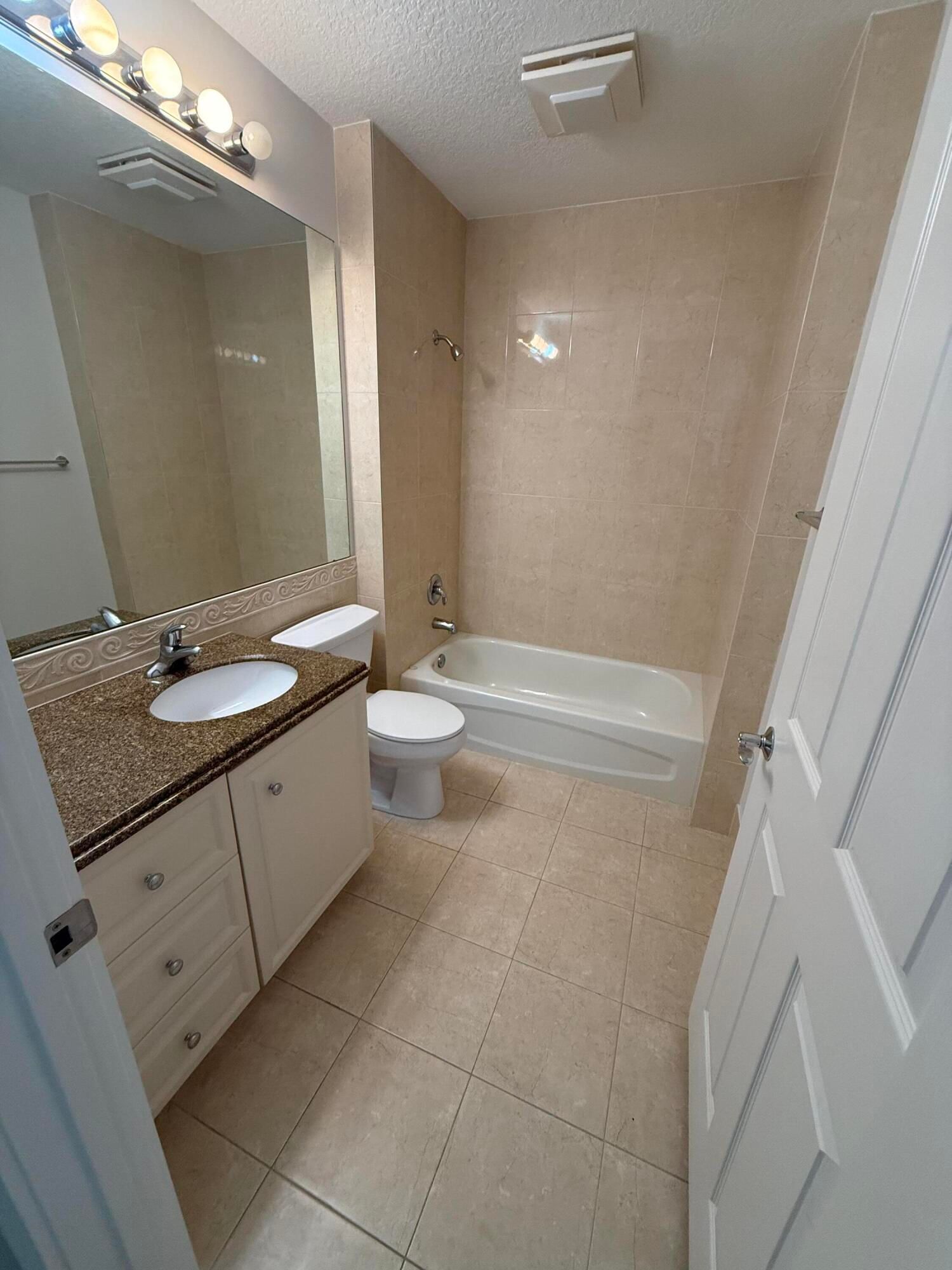 4 Harbour Isle Drive E #Unit 204, Fort Pierce, FL 34949 photo 5