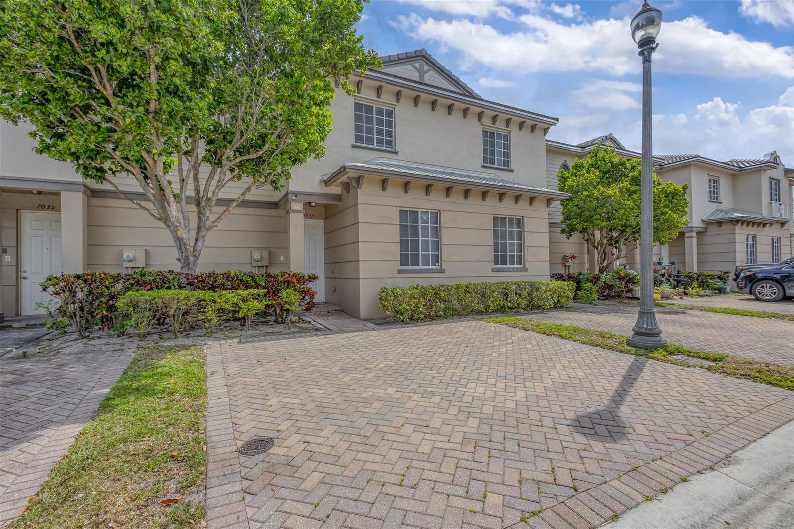 2037 Nassau Drive #2037, Riviera Beach, FL 33404 photo 2