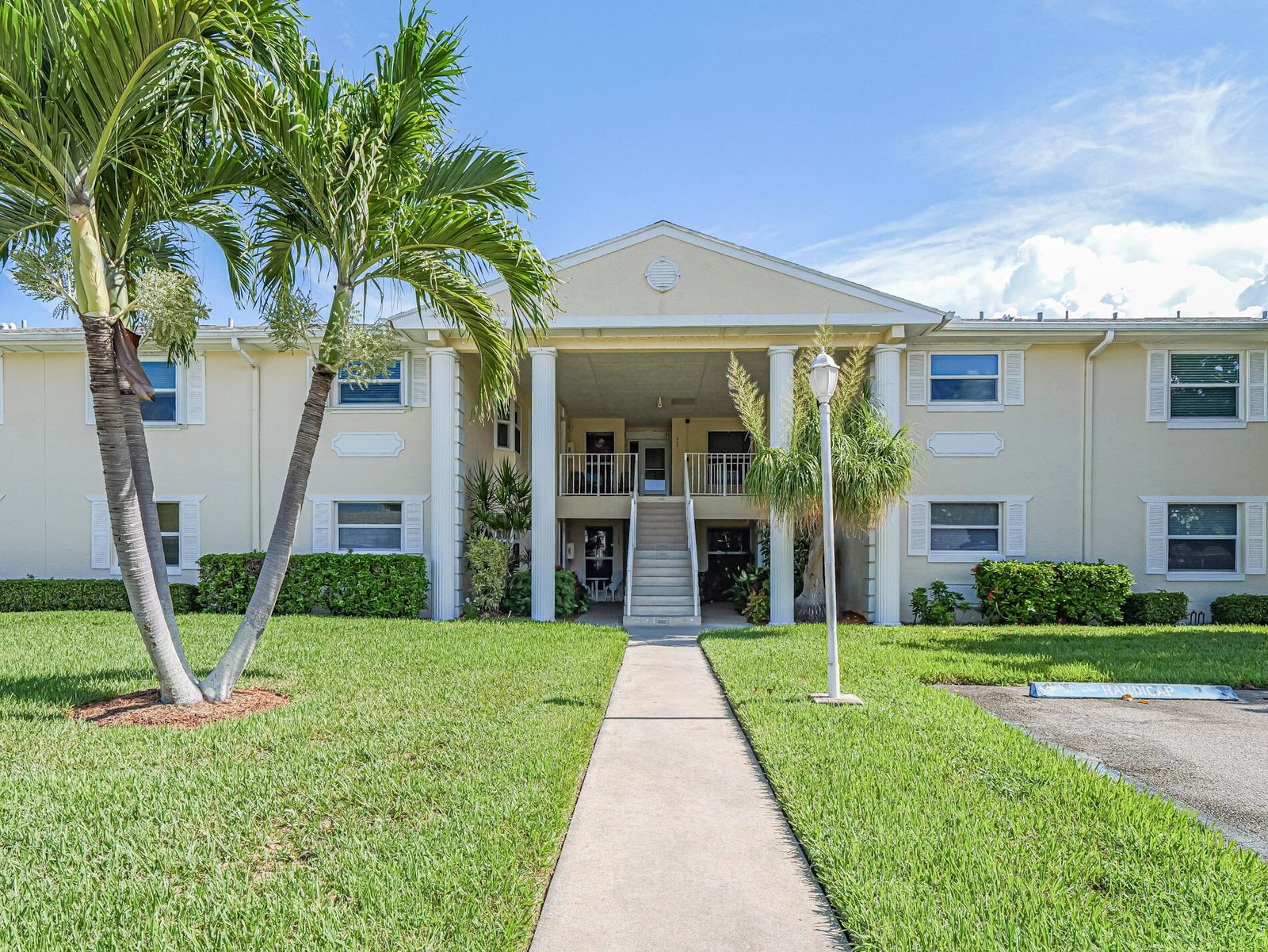 870 Lake Orchid Circle #204, Vero Beach, FL 32962 photo 2