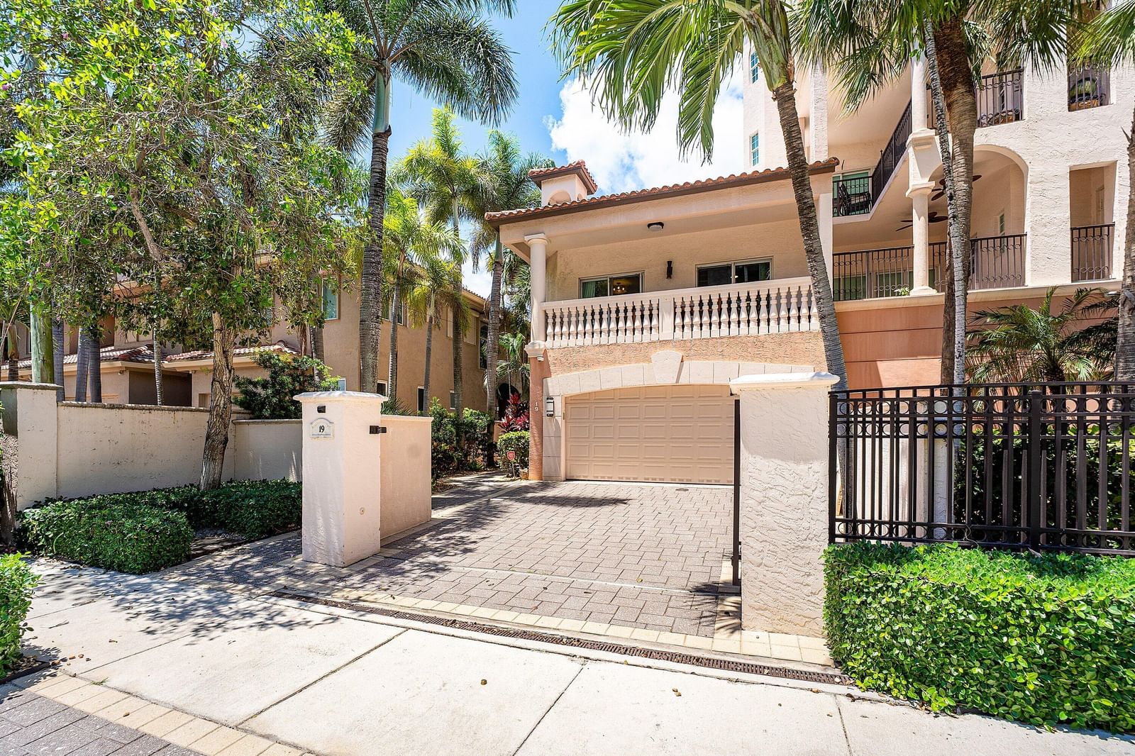 19 Hendricks Isle, Fort Lauderdale, FL 33301 photo 3