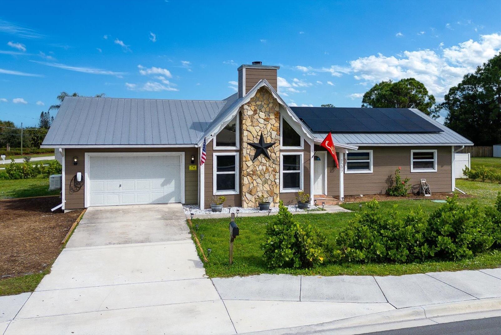 1297 SE Floresta Drive, Port St Lucie, FL 34983 photo 2