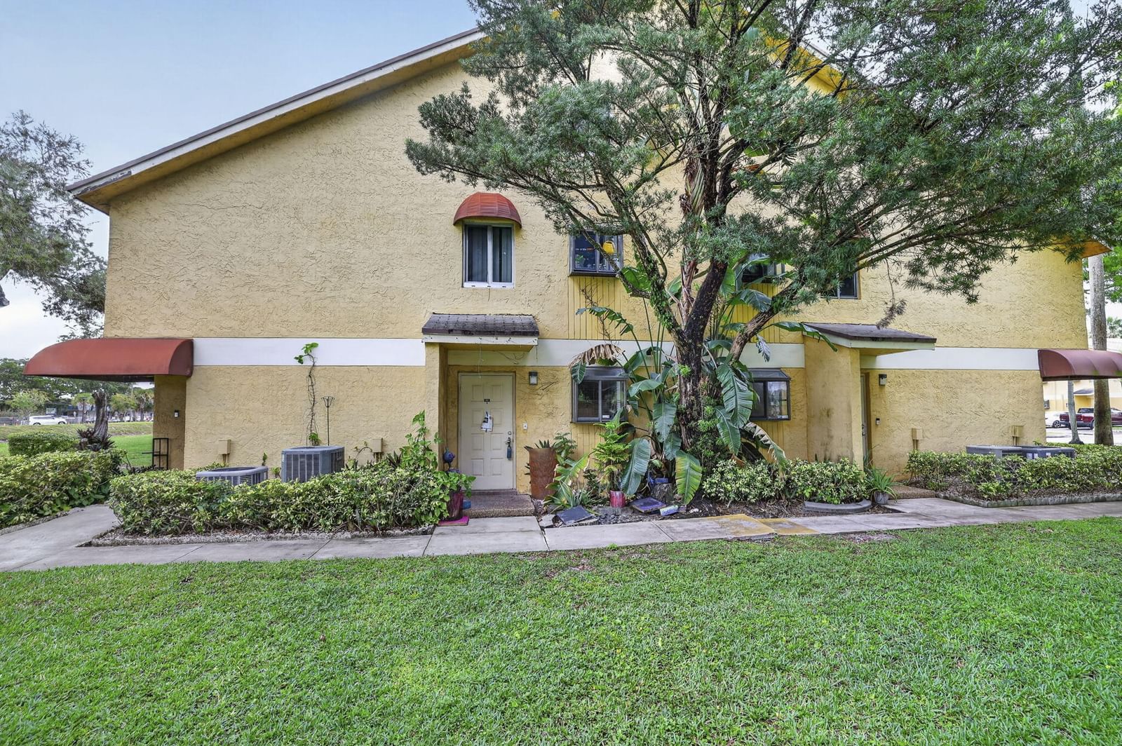 3041 N Oakland Forest Drive #103, Oakland Park, FL 33309 photo 2