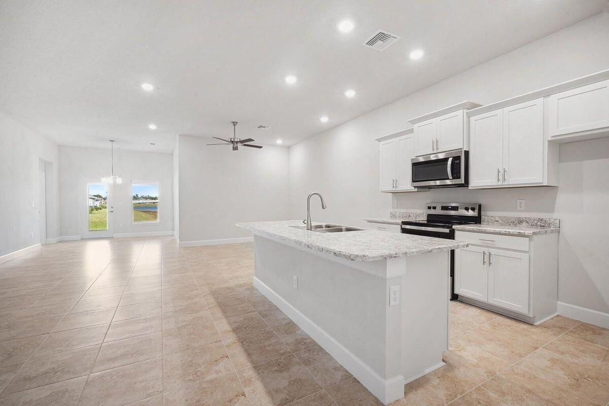 8615 Giovanni Avenue, Fort Pierce, FL 34951 photo 5