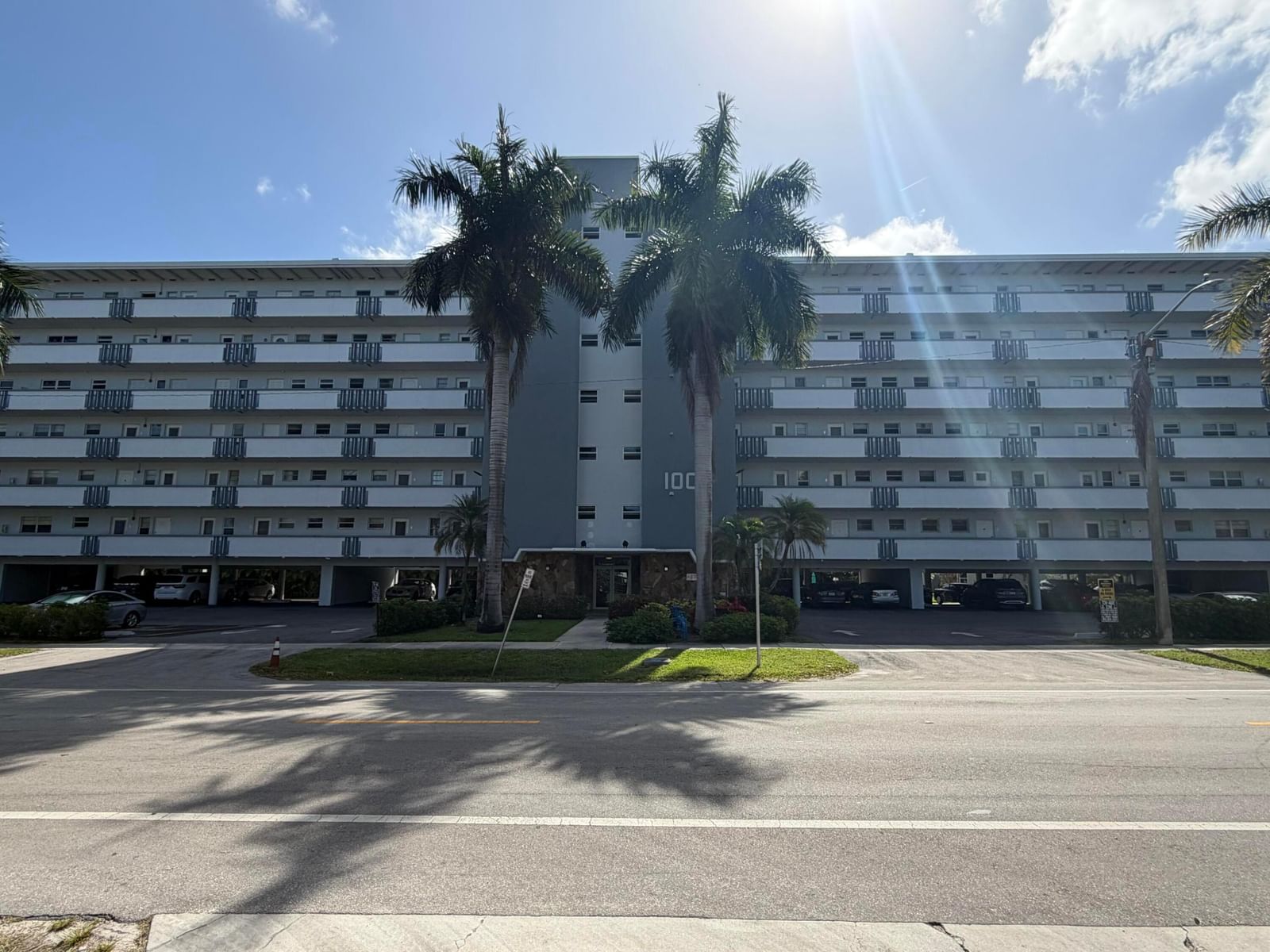 1000 NE 14th Avenue #304, Hallandale Beach, FL 33009 photo 2
