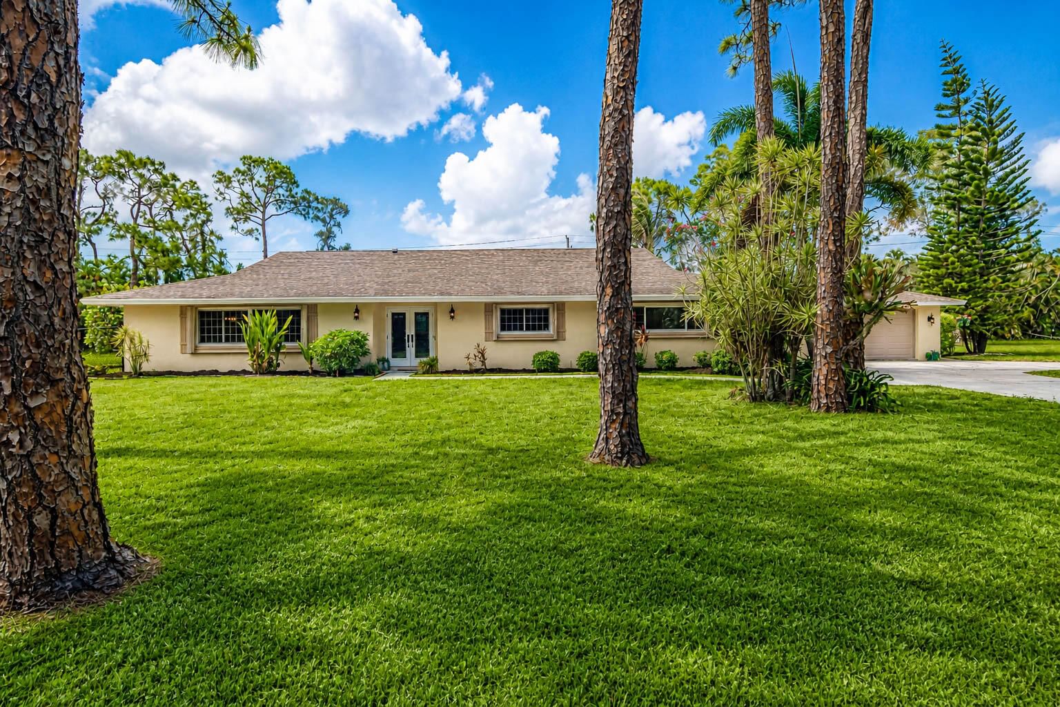 13502 Brynwood Lane, Fort Myers, FL 33912 photo 2