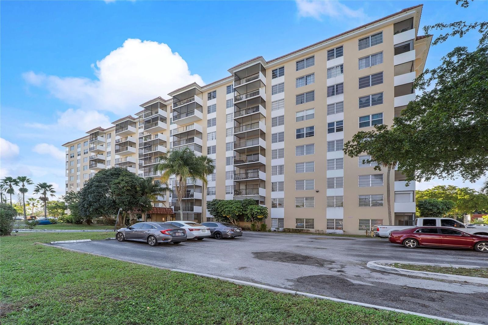 4174 Inverrary Drive #1002, Lauderhill, FL 33319 photo 2