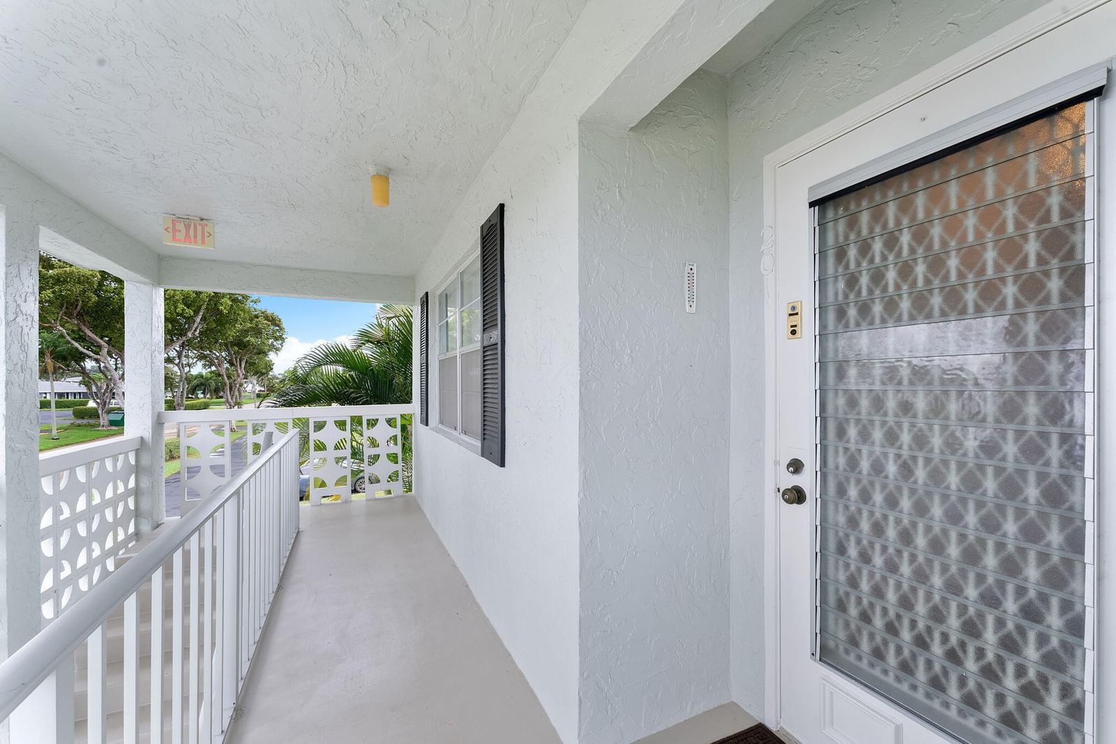 2401 Del-aire Boulevard E #201, Delray Beach, FL 33445 photo 2