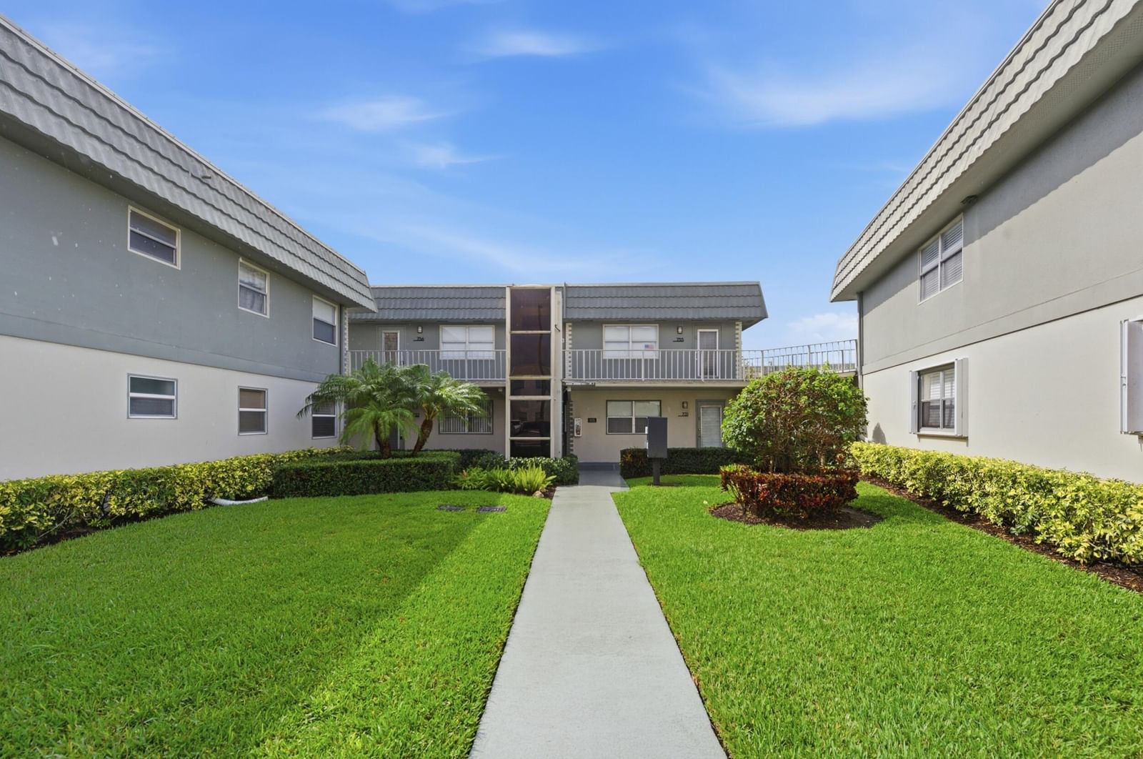 756 Flanders P, Delray Beach, FL 33484 photo 3