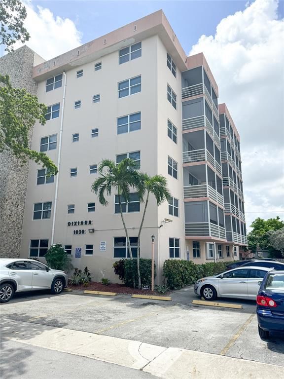 1830 Dixianna Street #201, Hollywood, FL 33020 photo 2
