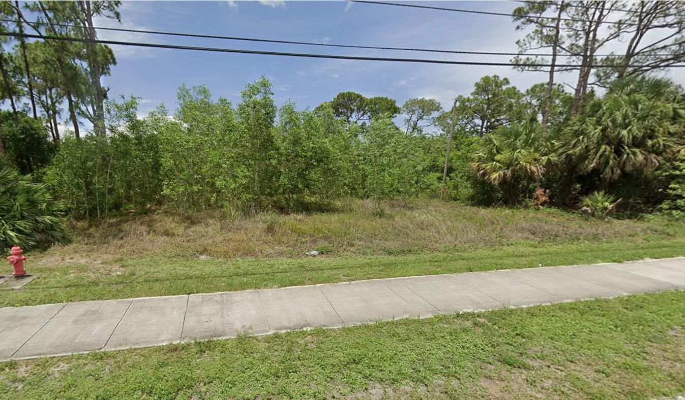 325 NW Prima Vista Boulevard, Port St Lucie, FL 34983 photo 2