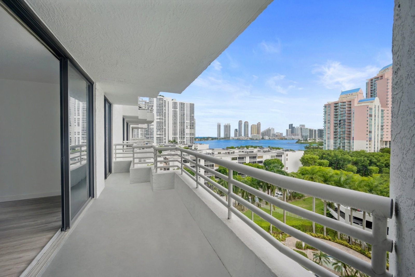 3300 NE 192nd Street #915, Aventura, FL 33180 photo 4