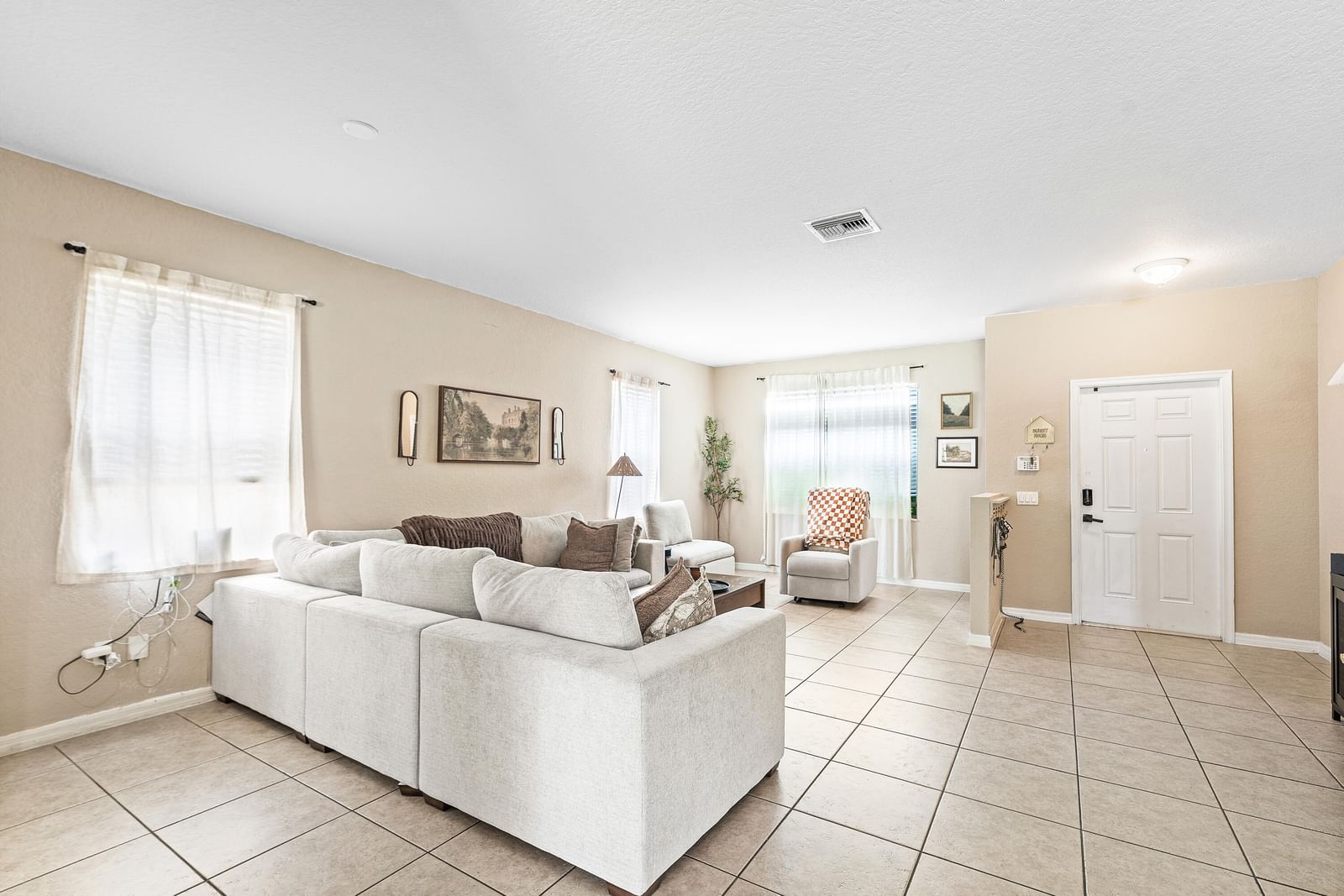 5827 Gypsum Place, West Palm Beach, FL 33413 photo 5