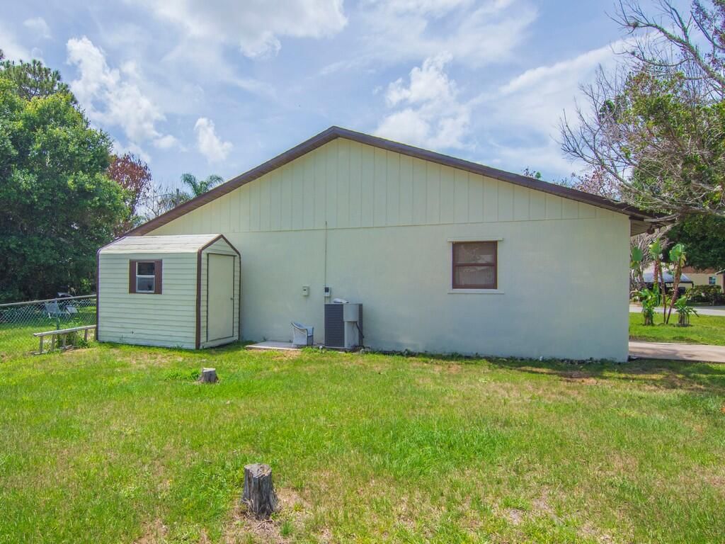 4065 46th Lane, Vero Beach, FL 32967 photo 5