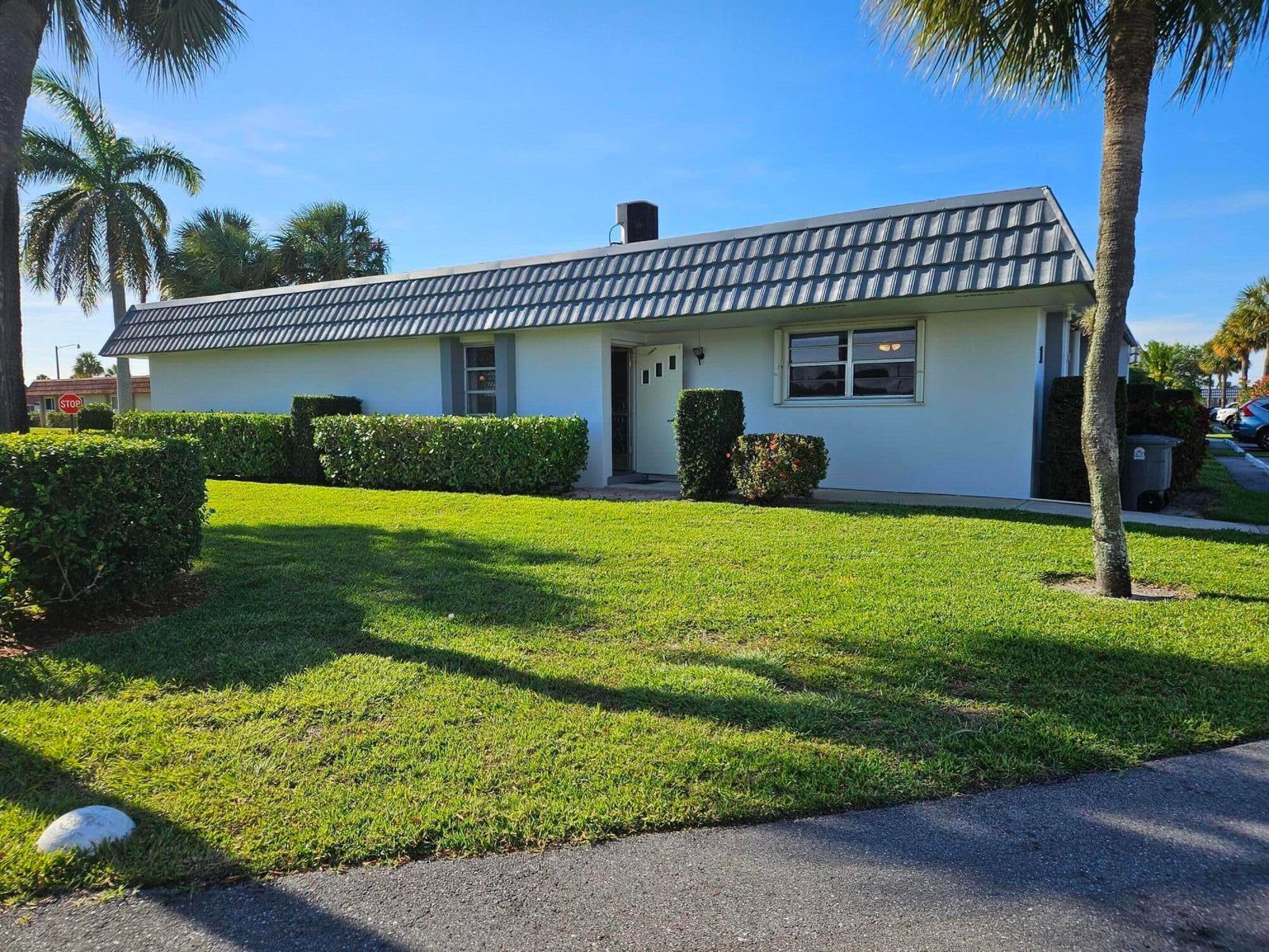 2886 E Fernley Dr Drive E #1, West Palm Beach, FL 33415 photo 2