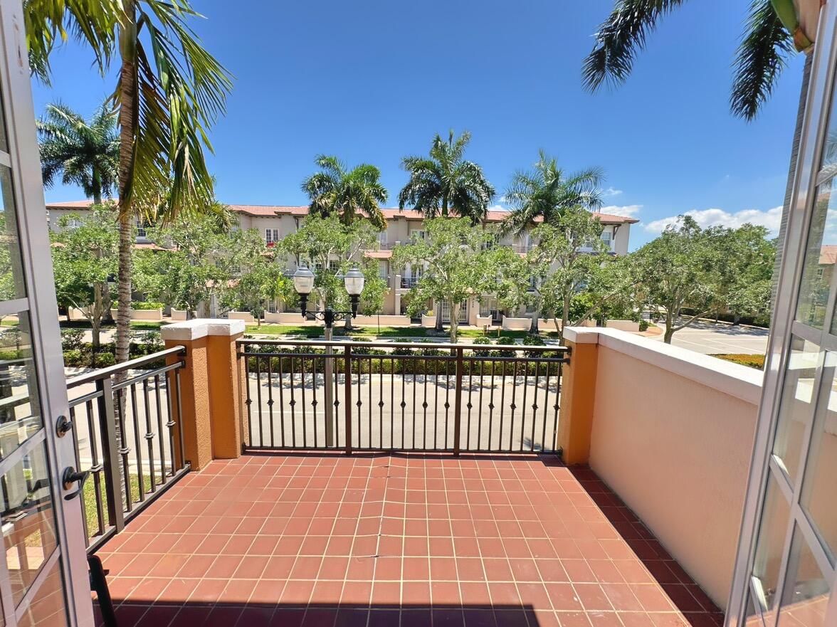 474 SW 147th Avenue, Pembroke Pines, FL 33027 photo 4