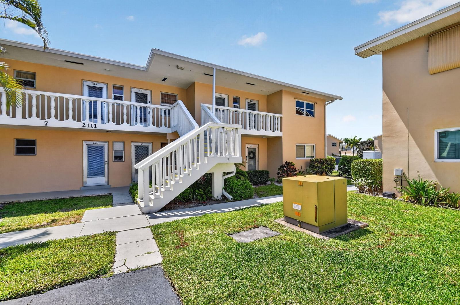 2111 NE 1st Court #204, Boynton Beach, FL 33435 photo 3