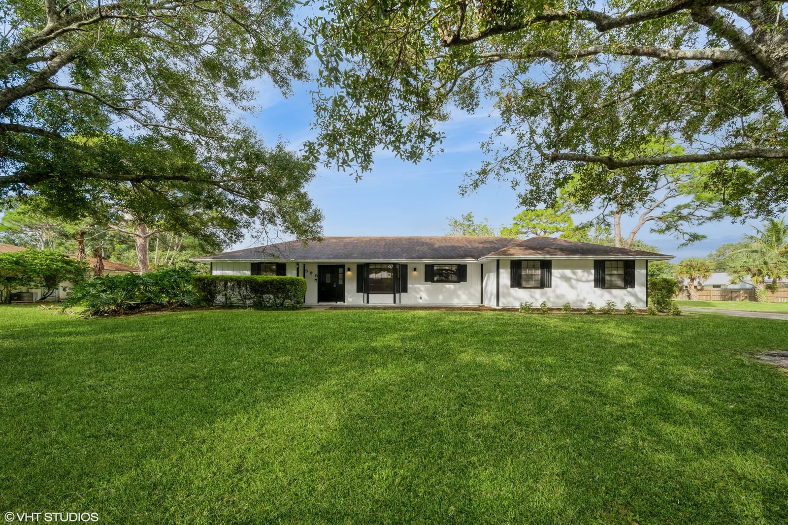 595 11th Avenue, Vero Beach, FL 32962 photo 2