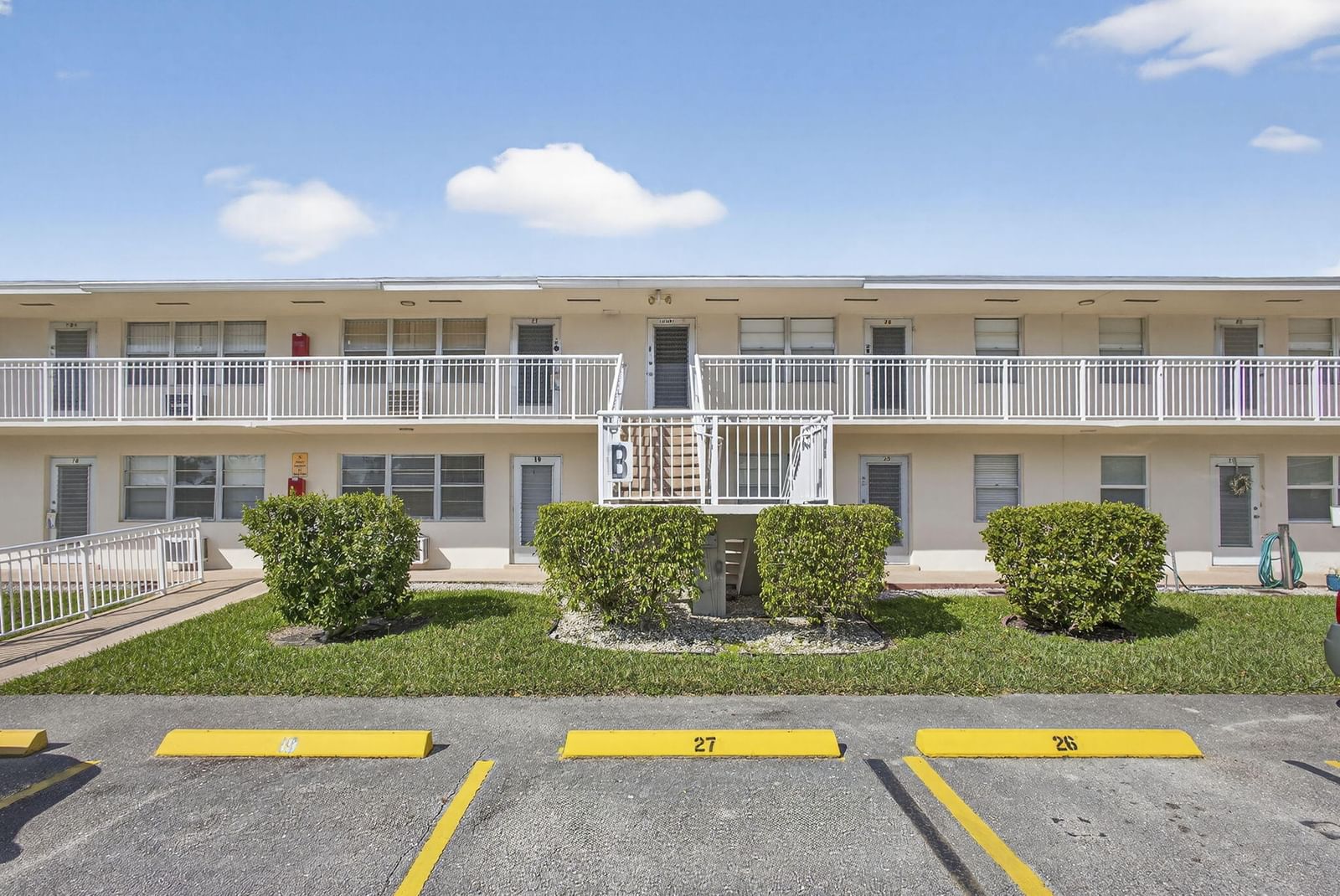 19 Hastings B, West Palm Beach, FL 33417 photo 3