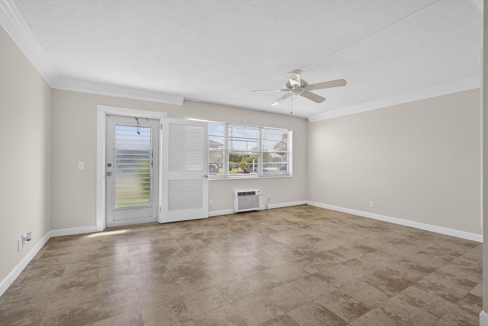 19 Hastings B, West Palm Beach, FL 33417 photo 5
