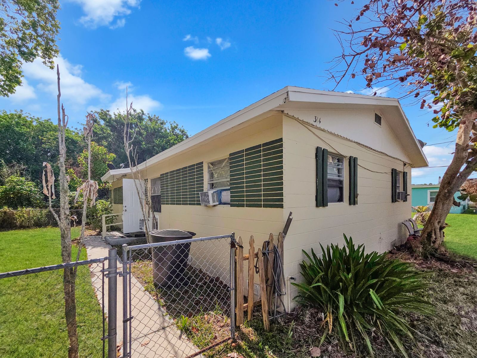 314 Dickson Drive, Fort Pierce, FL 34982 photo 2