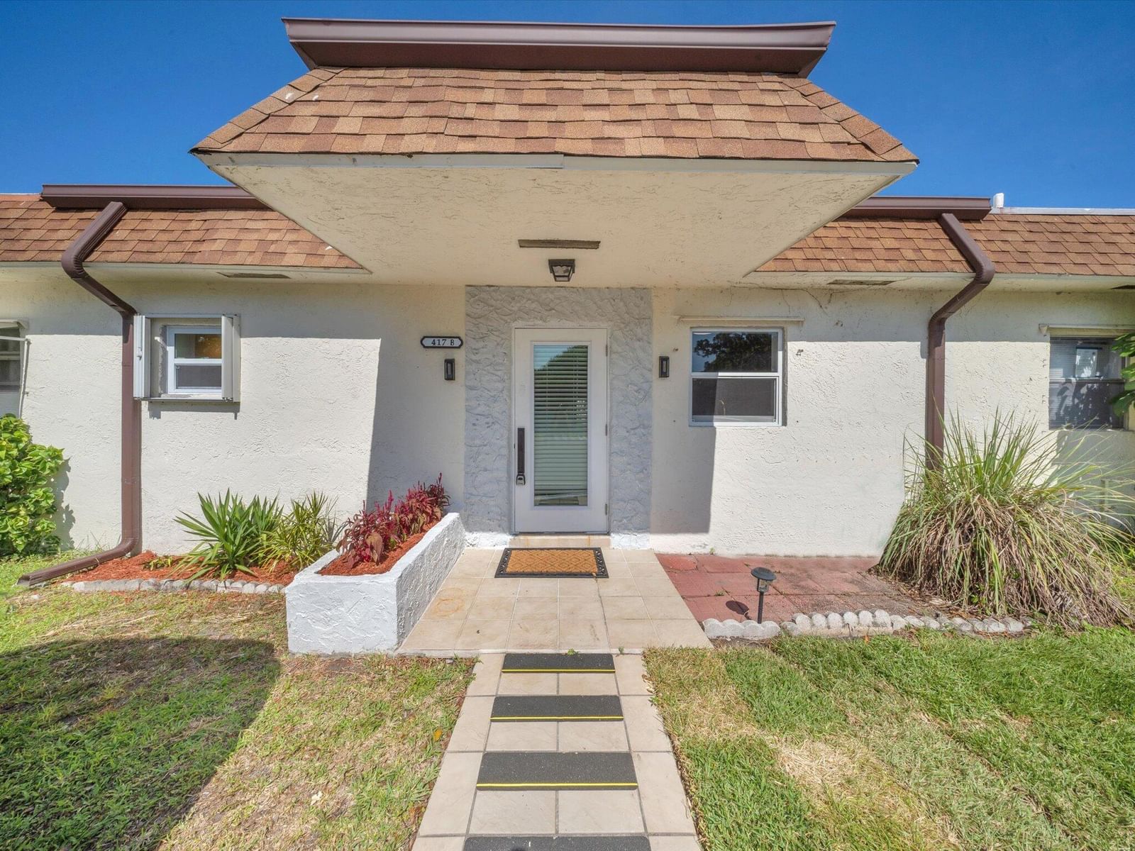 417 SW Natura Avenue #B, Deerfield Beach, FL 33441 photo 2