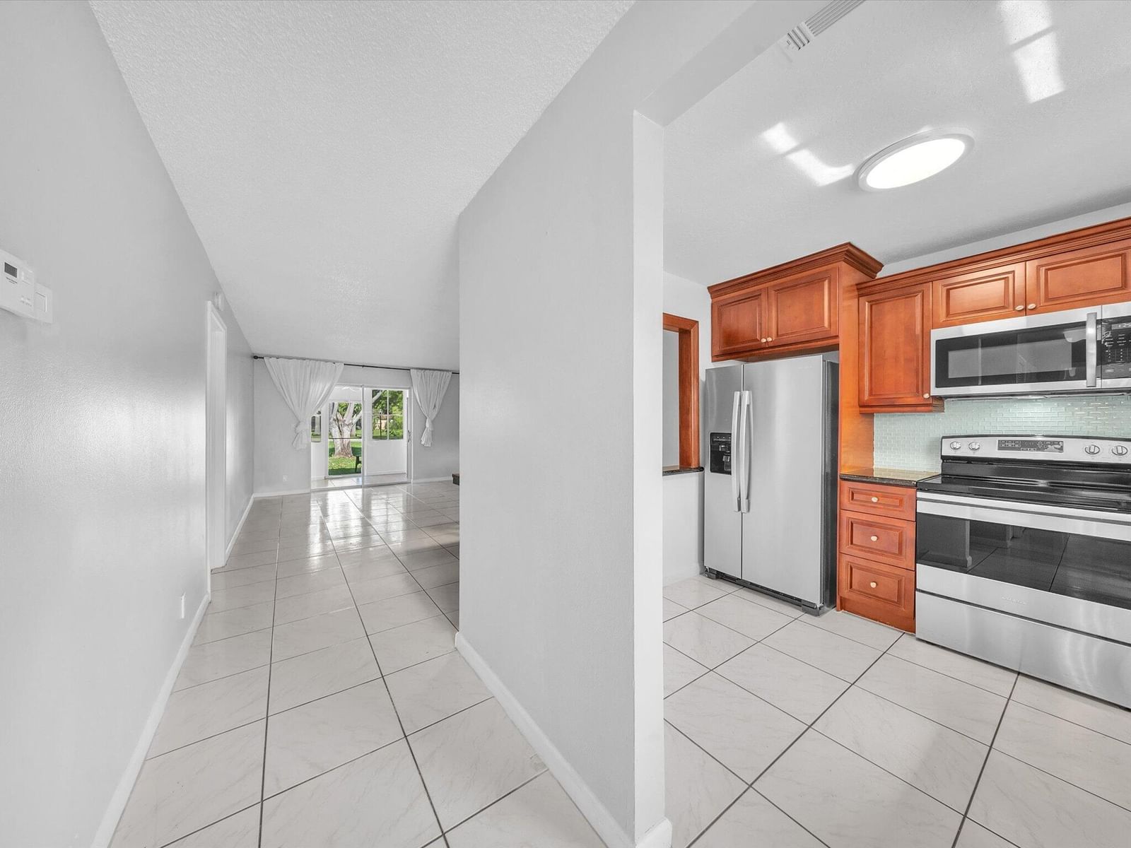 417 SW Natura Avenue #B, Deerfield Beach, FL 33441 photo 4
