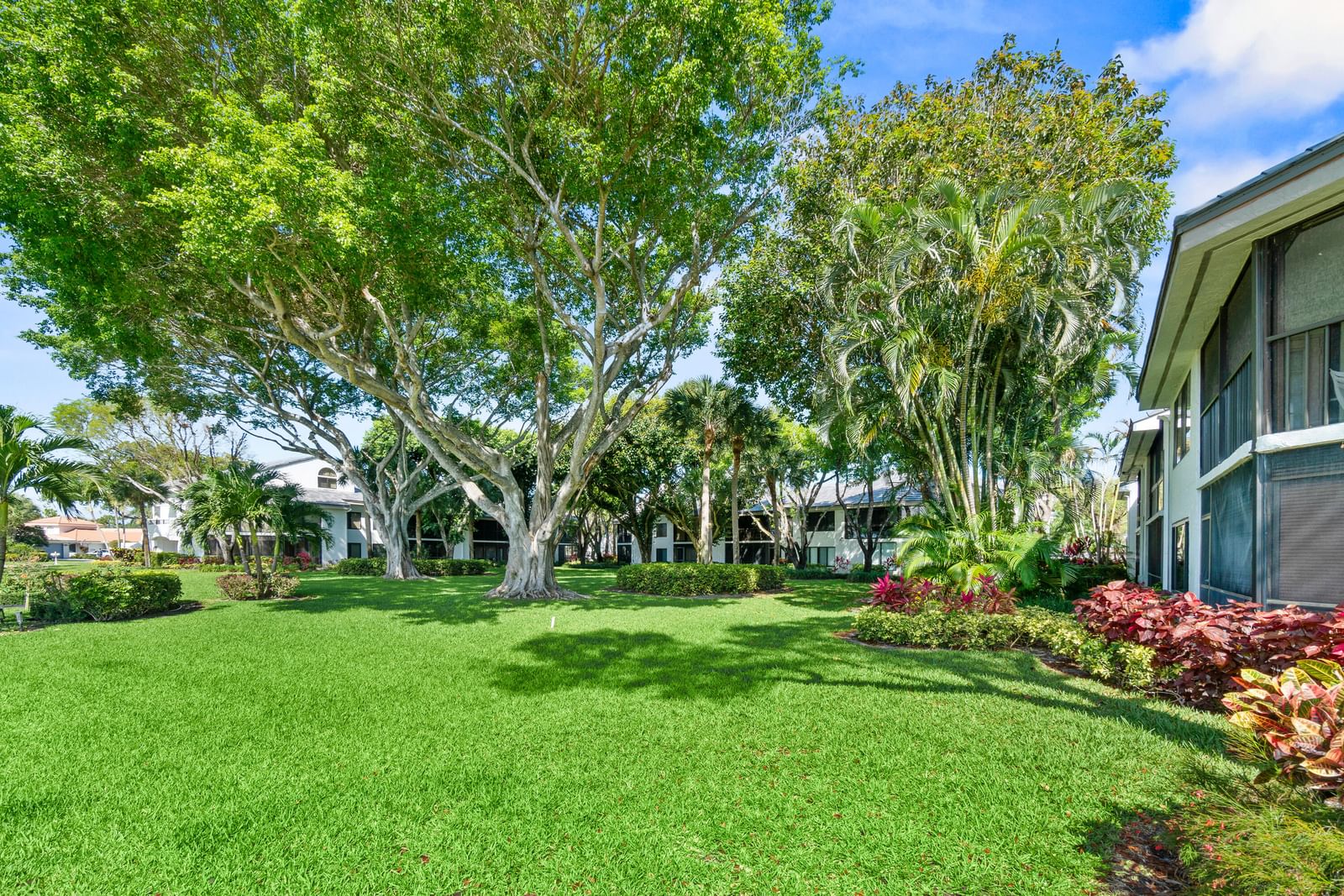 7533 Glendevon Lane #905, Delray Beach, FL 33446 photo 3