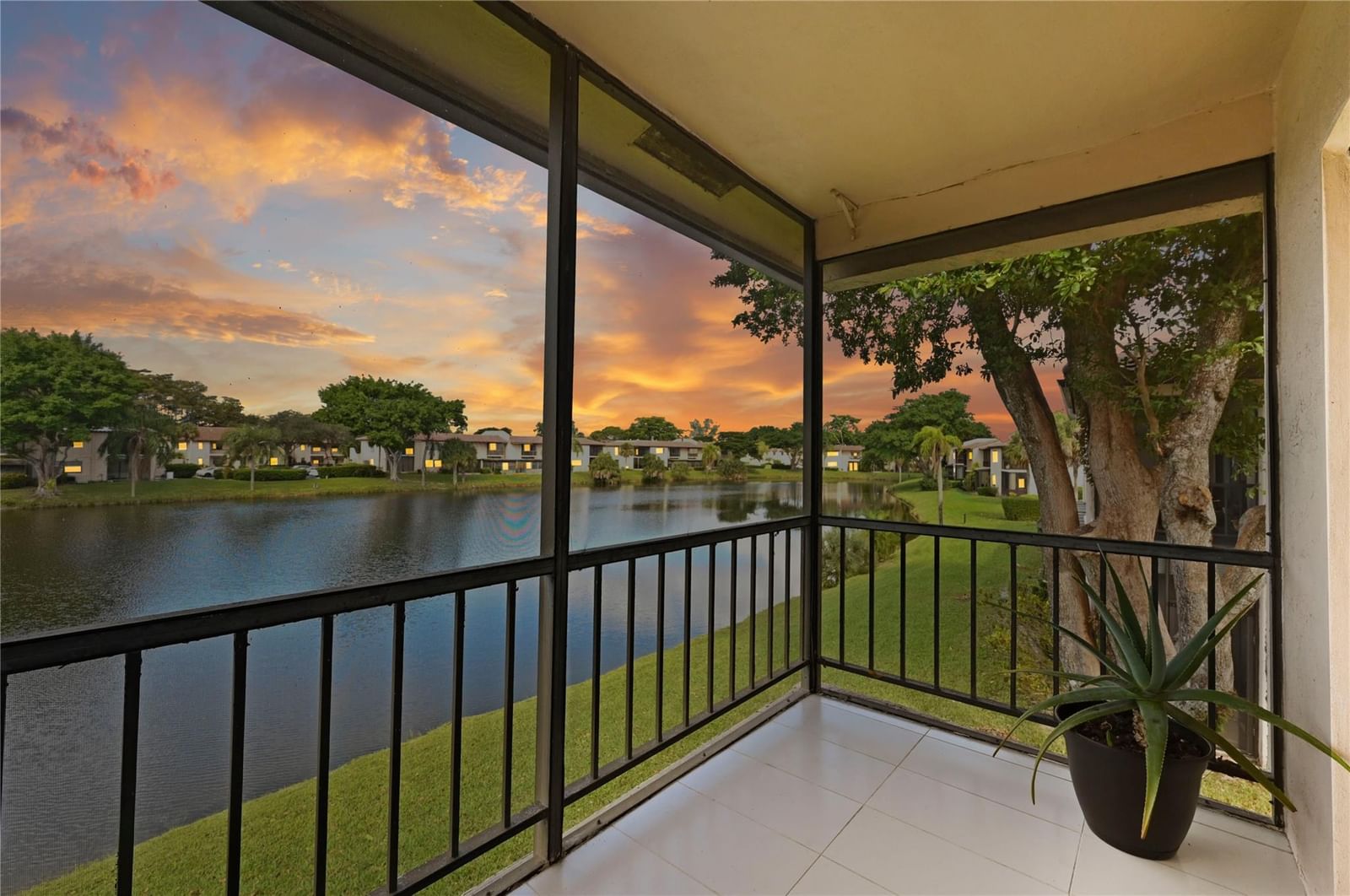 21649 Juego Circle #4 E, Boca Raton, FL 33433 photo 2