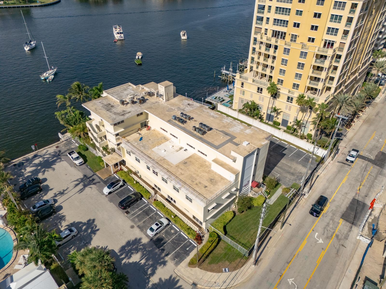 125 N Birch Road, Fort Lauderdale, FL photo 3